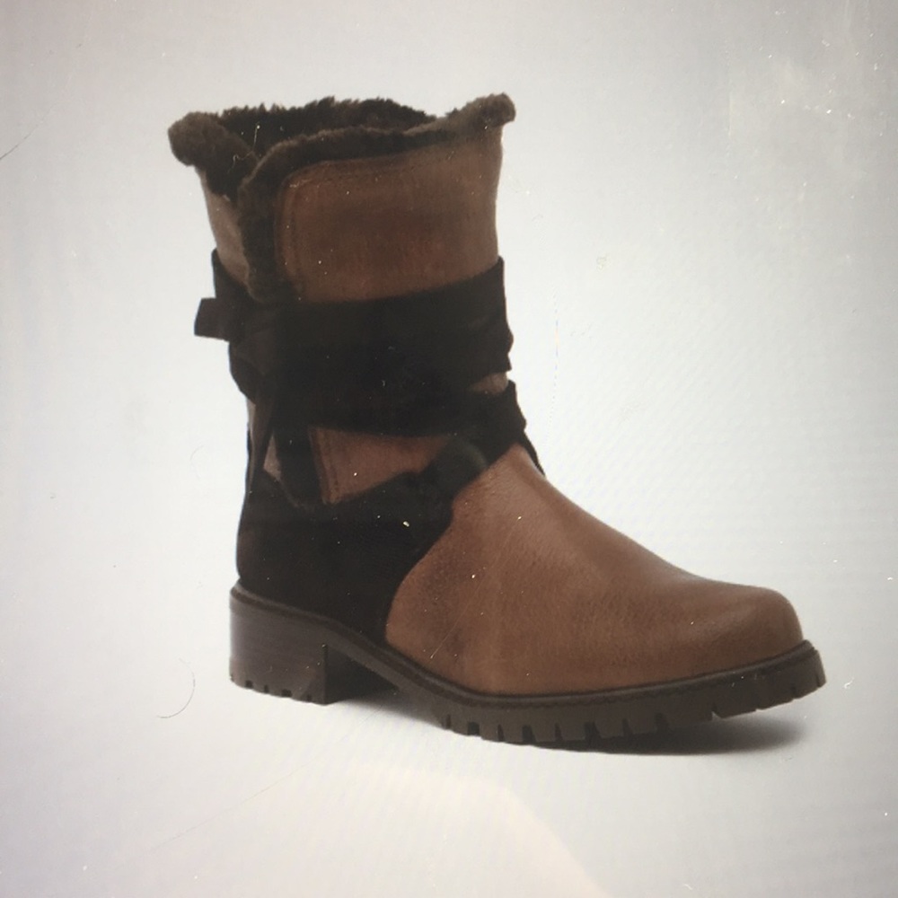 Stuart Weitzman Rumind Snowfield Boots Size 8 1/2M